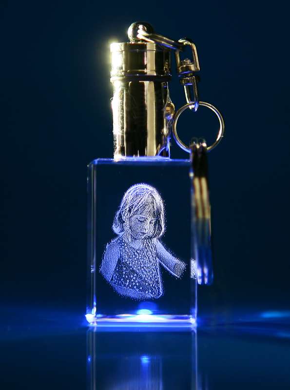 Personalisierter LED Schlüsselanhänger Kristall Bild Anhänger mit eigenem  Foto, Schlüsselanhänger mit Fotogravur, Schlüsselanhänger, Klasse-Gravur